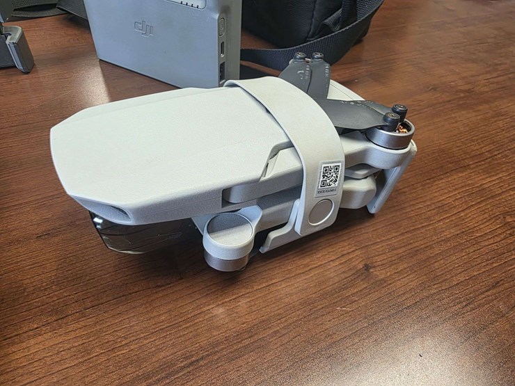 dji-mini-2-drone-with-fly-more-package,-has-3-batteries,-extra-propellers-and-tablet-holder,-only-fl-image-11