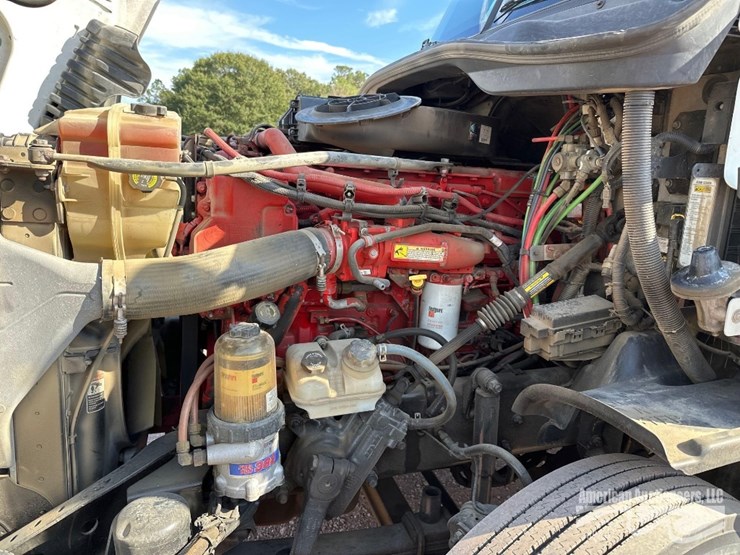 2016-freightliner-cascadia-125-image-10