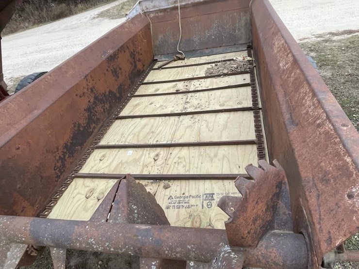 h&s-222-manure-spreader-image-7