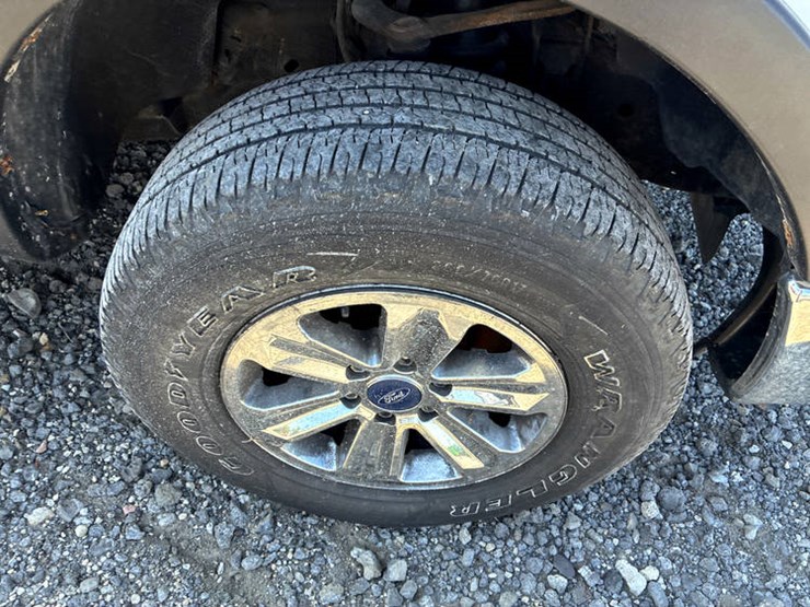 2010-ford-f150-xlt-image-13