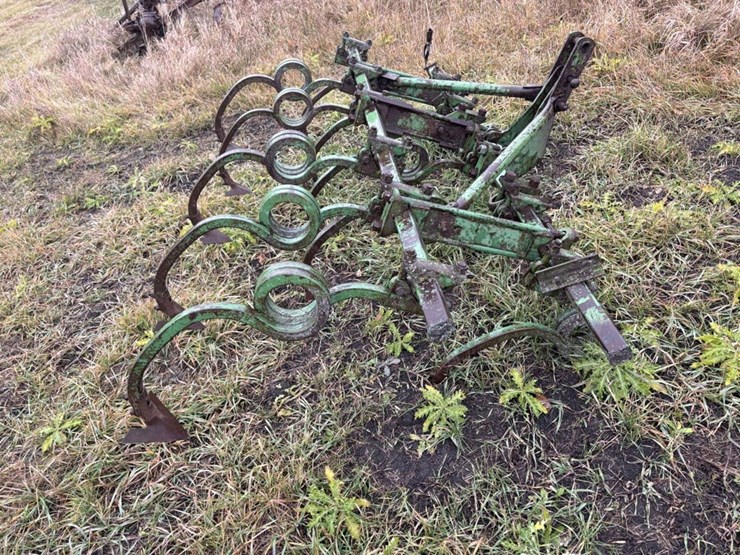 john-deere-coil-shank-mounted-digger,-8’-image-2