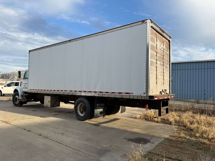 1992-international-805-box-truck,-shows-54,622-miles,-9-speed-transmission,-11r22.5-tires,-26.5’-box-image-13