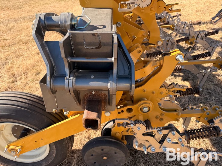 accura-flow-1530-12r30-danish-tine-cultivator-image-17