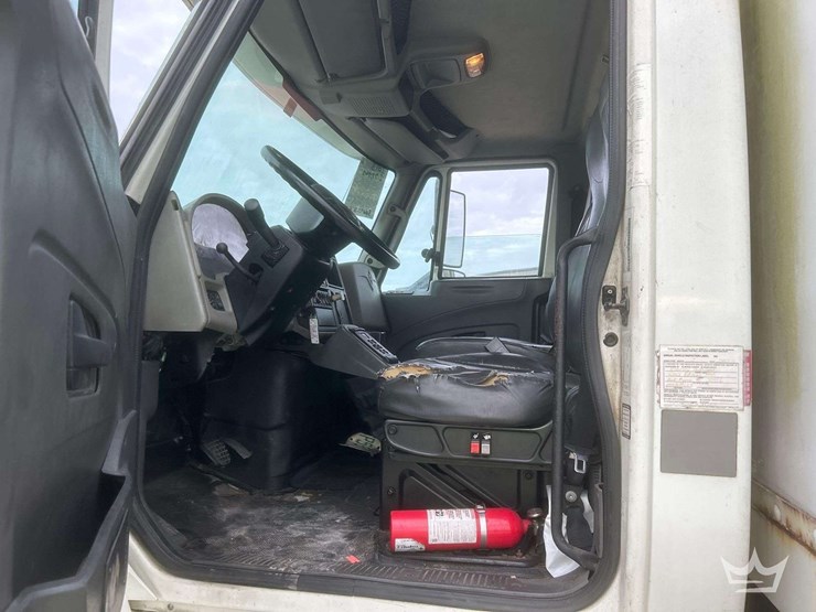 2013-international-durastar-4400-image-9