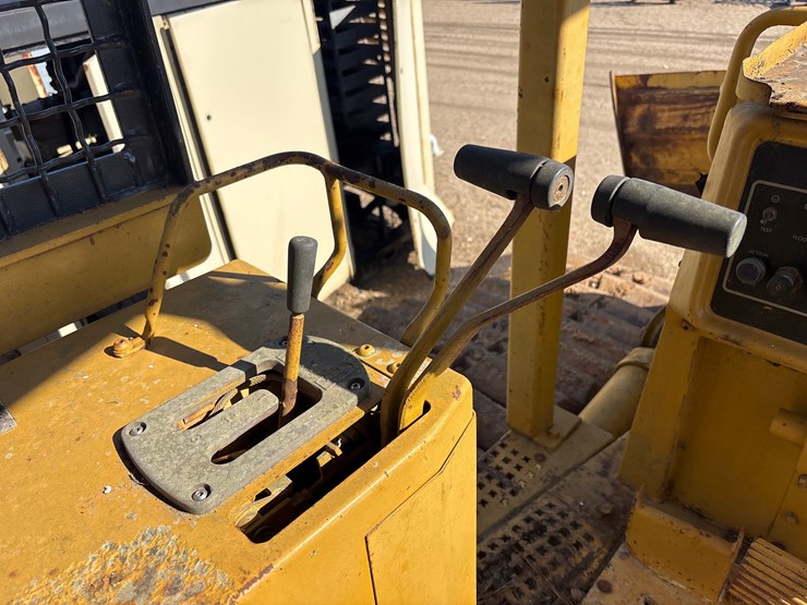 caterpillar-d4h-lgp-image-13