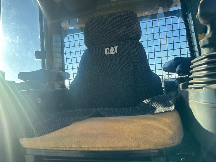 caterpillar-d4k-xl-image-3