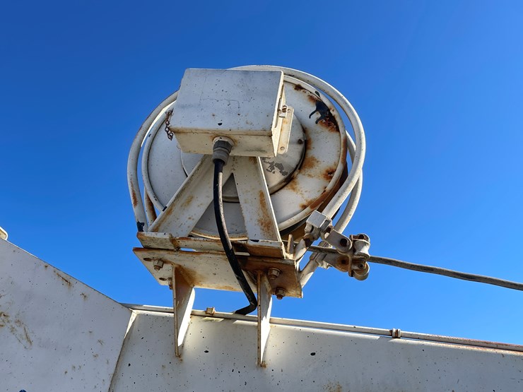 #1141-•-1995-gmc-topkick-bucket-truck-(has-mn-title)-image-21