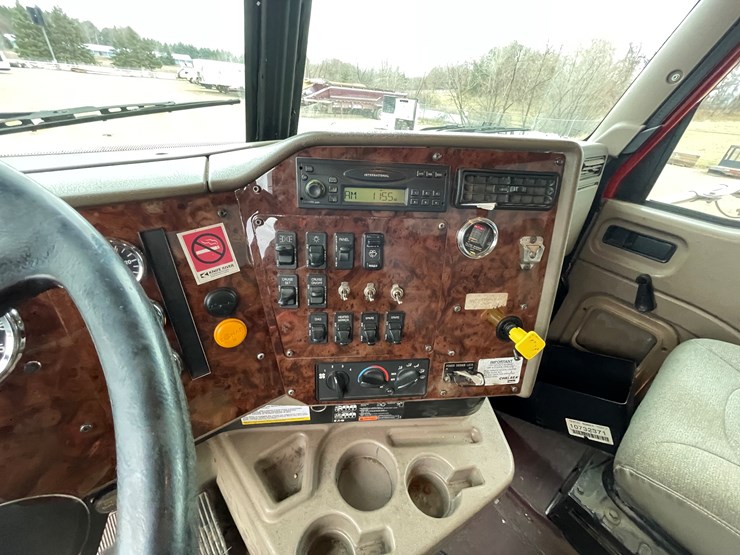 #1130-•-2005-international-5500i-6x4-dump-truck-(has-mn-title)-image-55