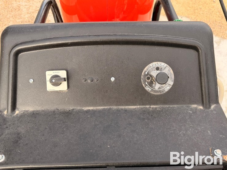 alkota-420x4-industrial-hot-water-pressure-washer-image-9