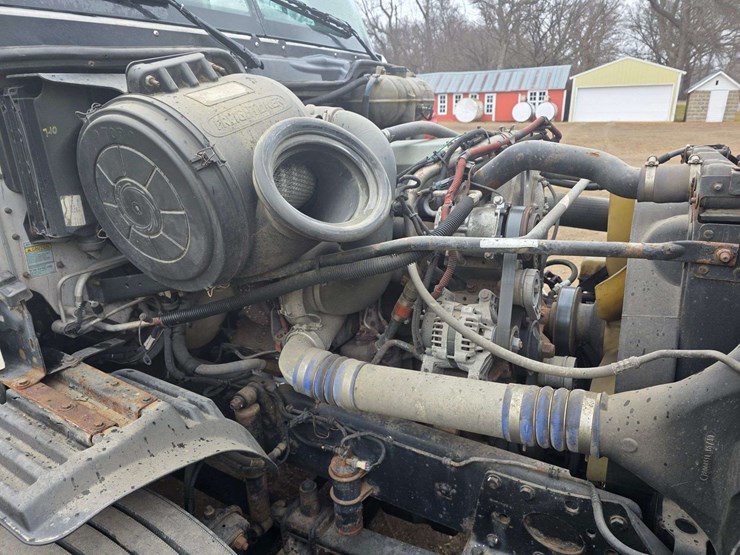 2007-freightliner-cl120-day-cab-semi,-978,000-miles,-detroit-series-60-–-14l-engine,-515hp,-10-speed-image-69