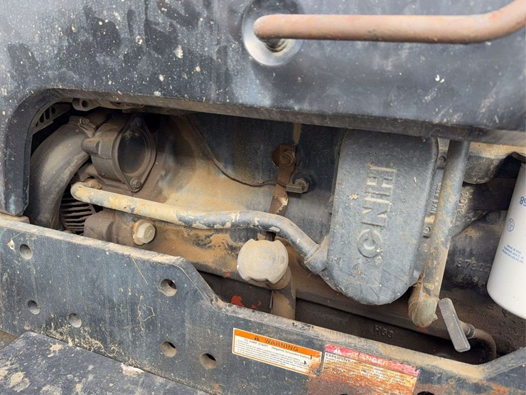 new-holland-tv145-image-30