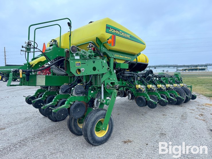 john-deere-1770nt-ccs-image-5