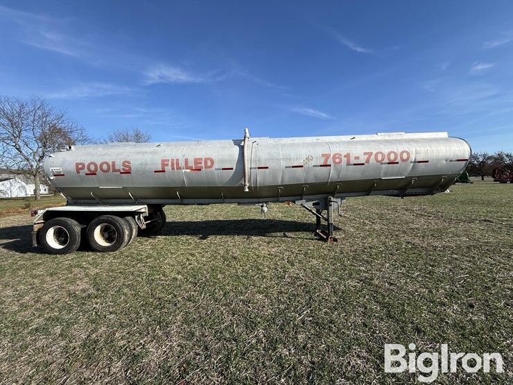 1965-standard-steel-36’-aluminum-t/a-water-tanker-trailer-image-4