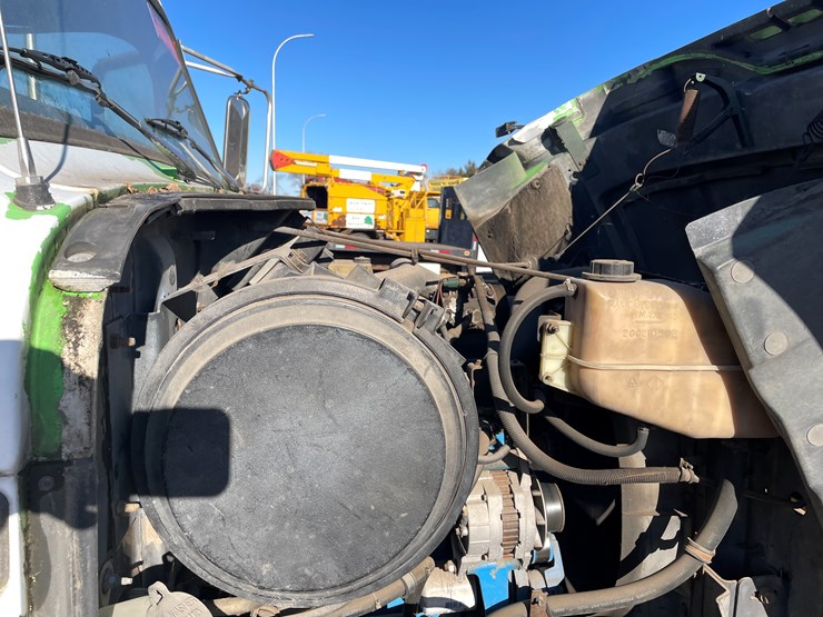 international-4700-image-33