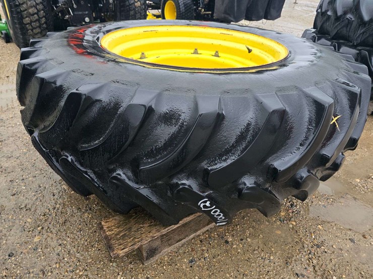 john-deere-12-image-2