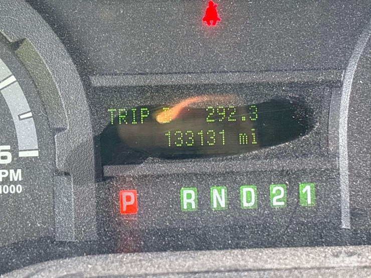 2011-ford-cargo-image-6