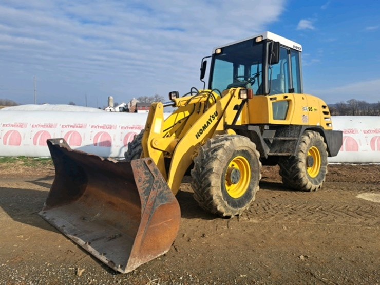 #1700-•-1999-komatsu-wa95-wheel-loader-image-1