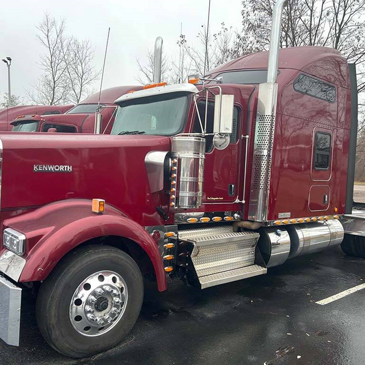 2022 KENWORTH W900L