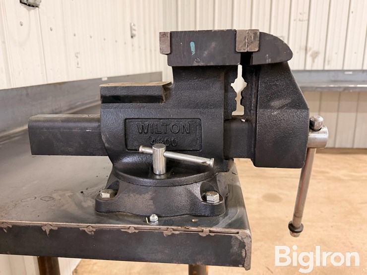 heavy-duty-12'-shop-welding-table-w/-vise-image-9