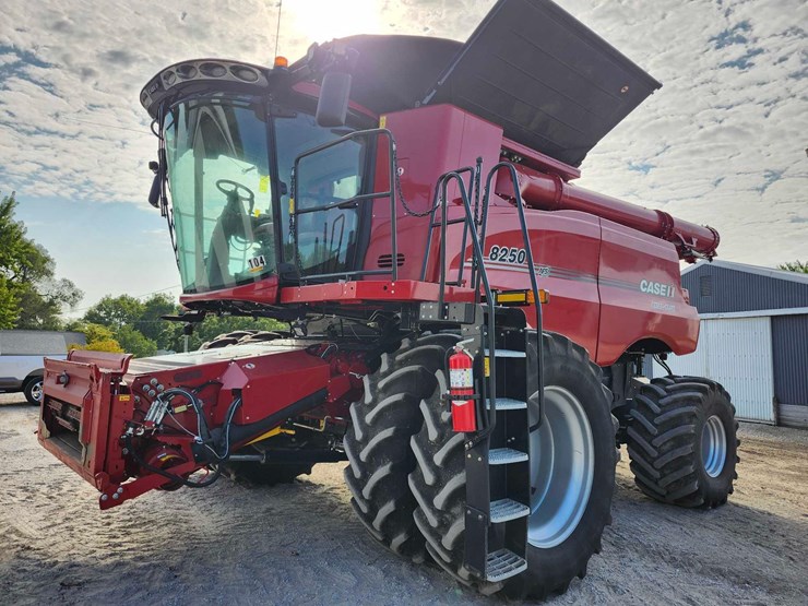 case-ih-8250-image-1