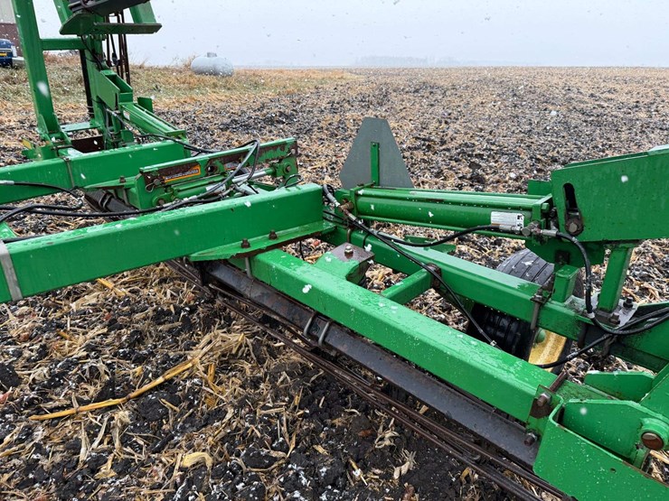 john-deere-200-image-11