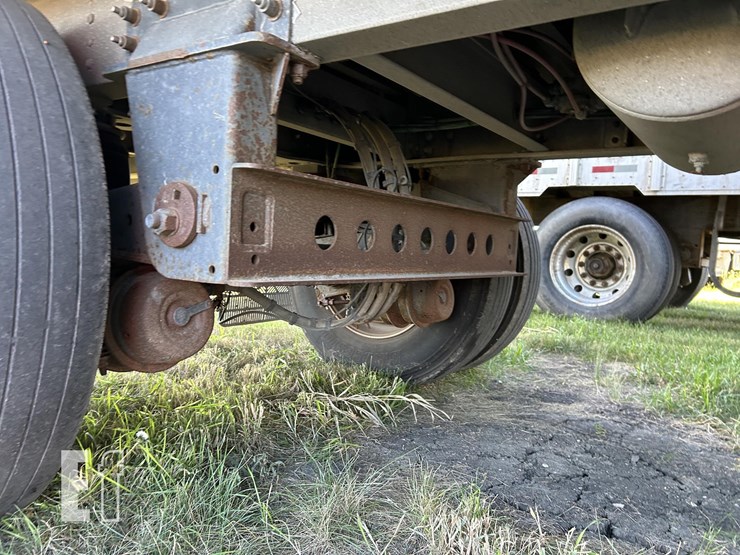 2019-wilson-livestock-trailer-image-40