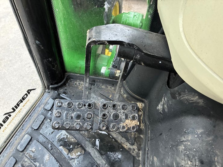 john-deere-3033r-image-56