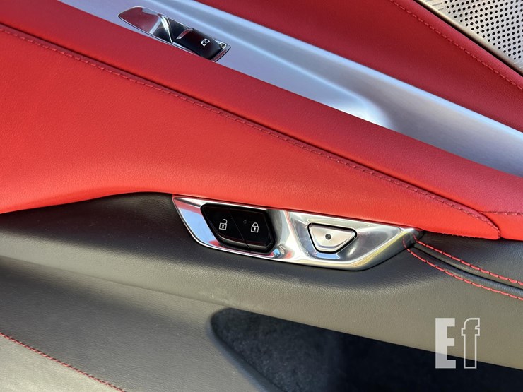 2021-chevrolet-corvette-image-46