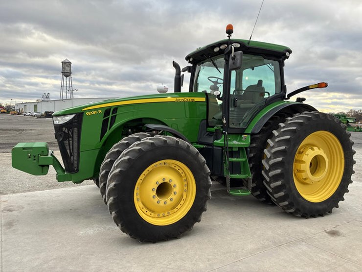 john-deere-8335r-image-12