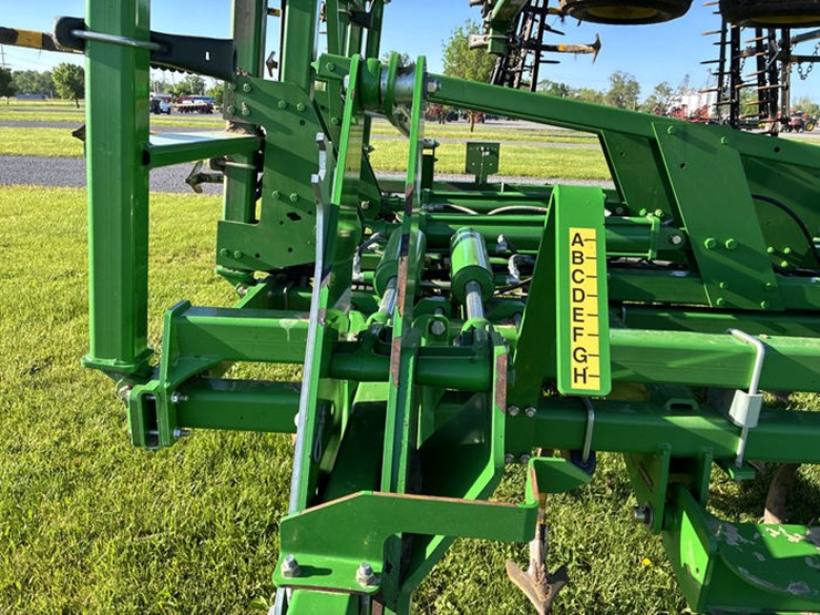 john-deere-2210-image-26