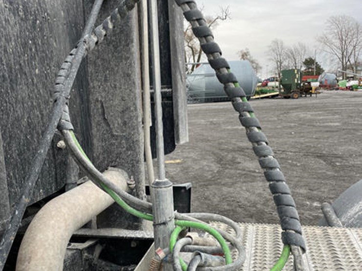 peterbilt-386-image-14