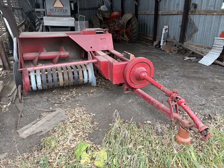 ih-47-square-baler,-540-pto,-twine,-stored-inside-image-2