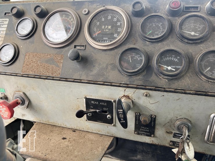 1981-oshkosh-green-snow-blower-image-64