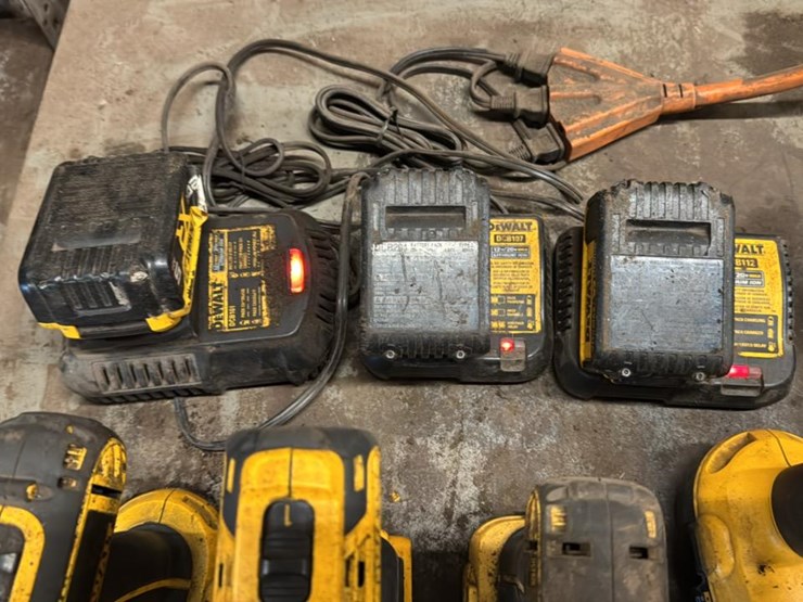 #157-•-contents-of-shelf-and-table*-image-3