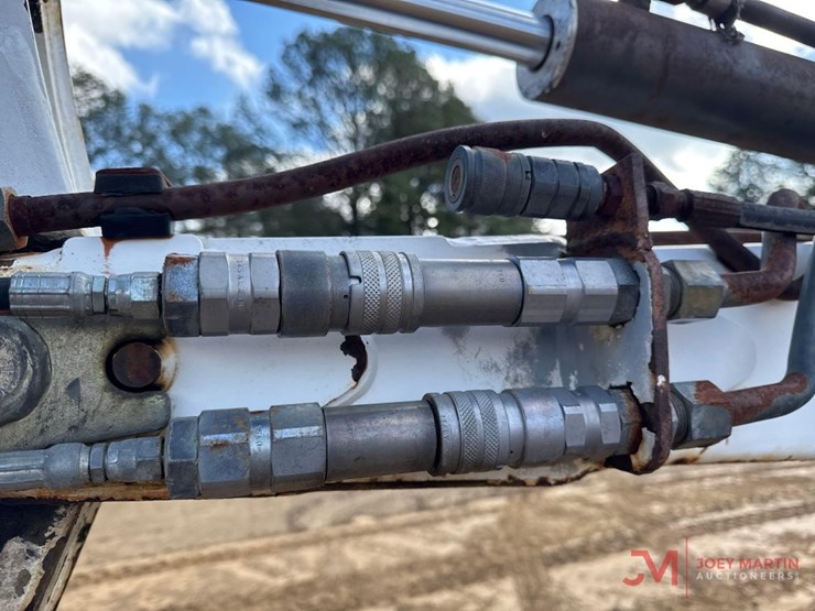 2005-bobcat-328g-image-10