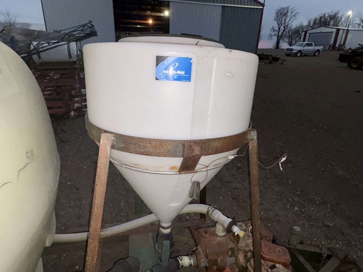 liquid-tender-trailer,-approx-750-gal-poly-tank,-st225/74r15-tires,-3”-fill,-30-gal-poly-inductor-co-image-14