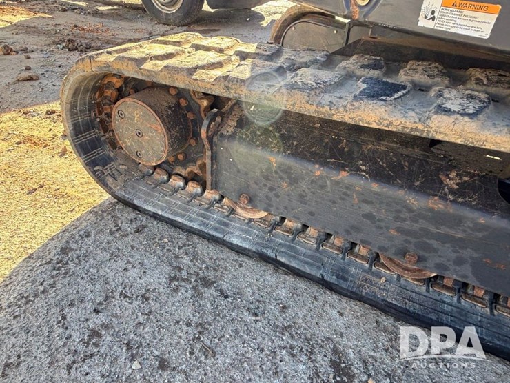 2020-yanmar-vio55-image-44