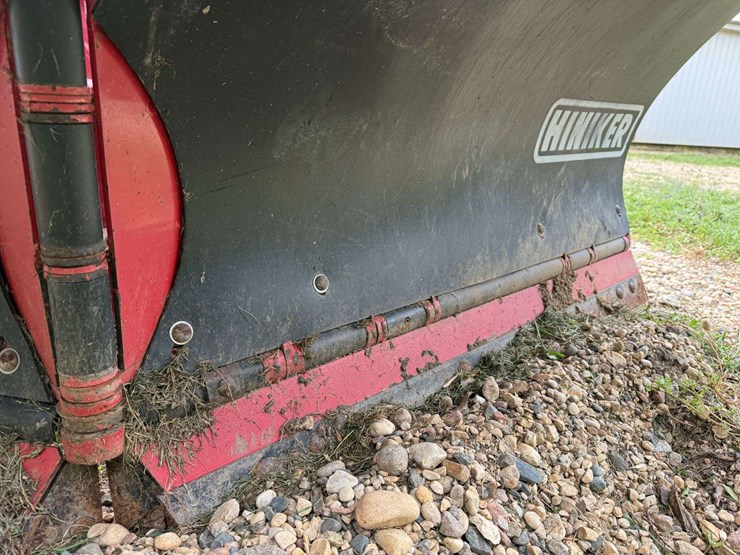 2018-hiniker-poly-snowplow-with-mounts-for-a-99-01-3/4-ton-chevrolet,-has-controller-image-16