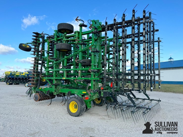 2022-john-deere-2330-image-7