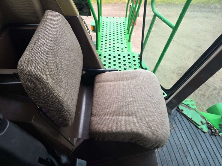 2000-john-deere-9650-sts-image-75