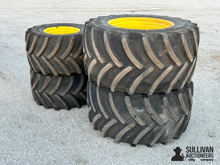 lsw-tires-&-rims-for-jd-8r-tractor-image-1