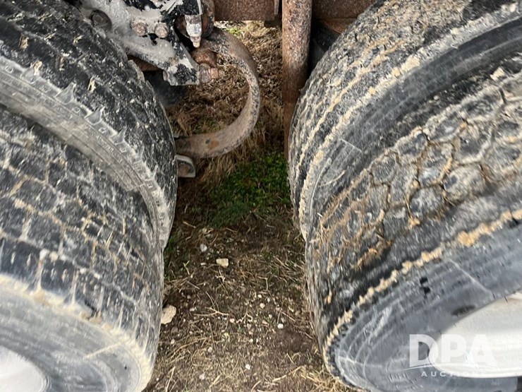 2005-kenworth-t800-image-14