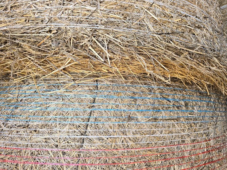 new-holland-br740-image-6