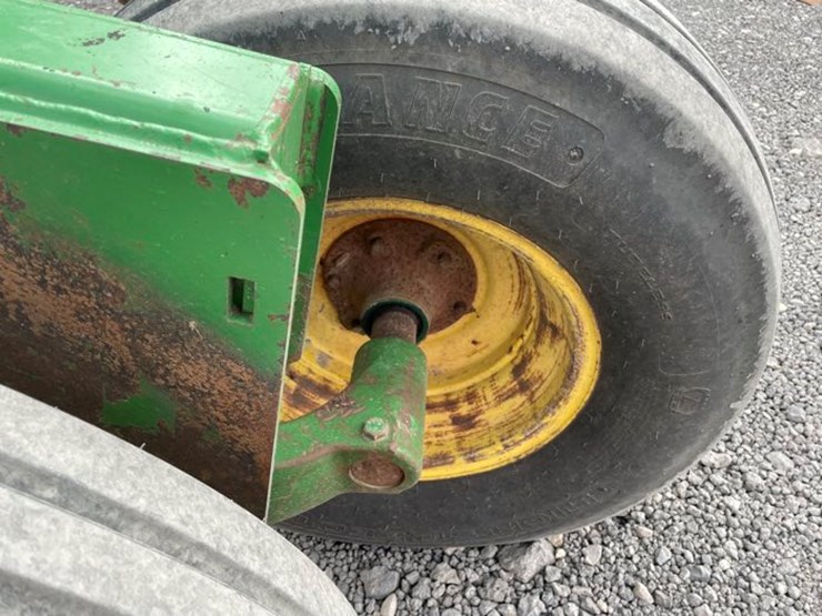 john-deere-2210-image-40