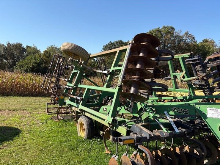 john-deere-726-image-6