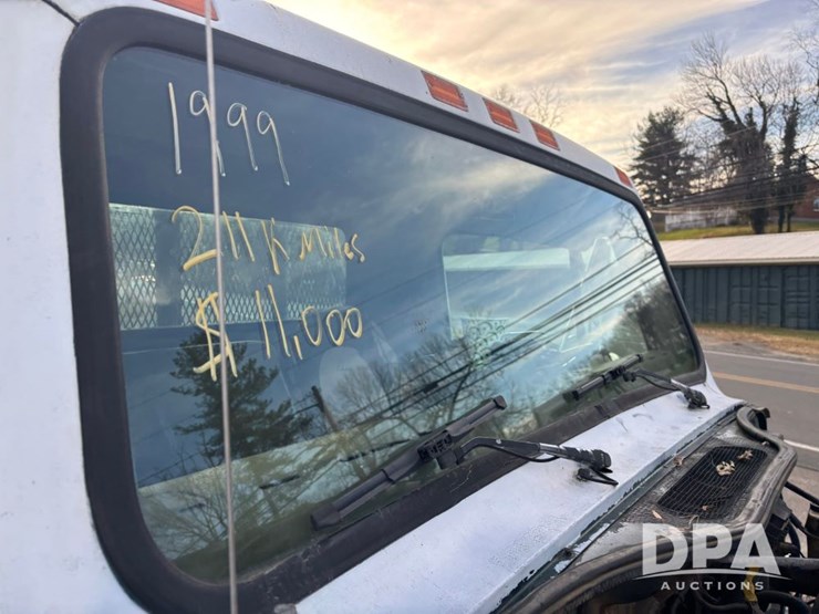 international-4700-image-64