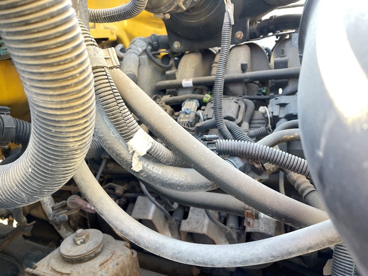 #1135-•-2002-gmc-c6500-van-truck-(has-mn-title)-image-43