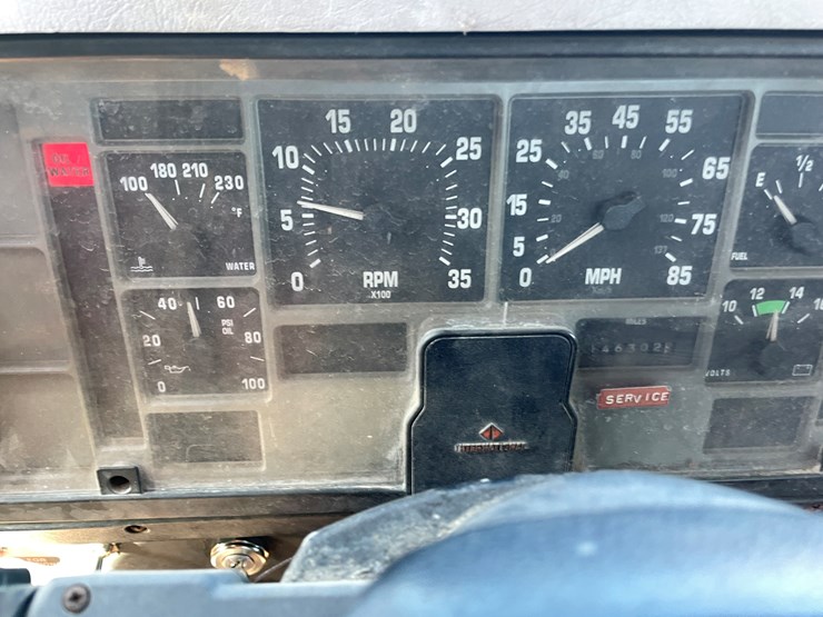 international-4700-image-32