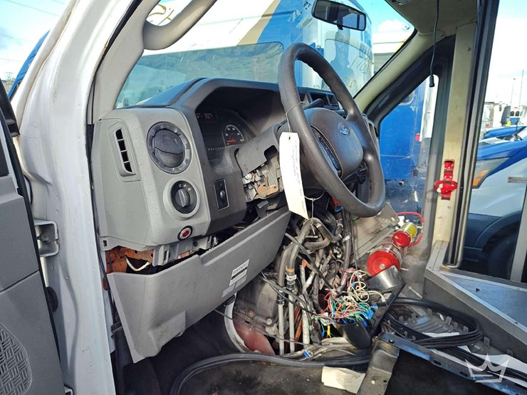 2017-ford-e450-image-33