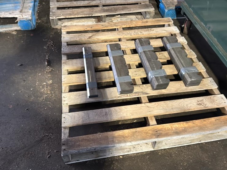 #150-•-chipper-knives-image-1